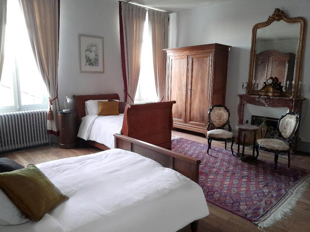 Chambres D'Hotes Montbron Luchapt Buitenkant foto